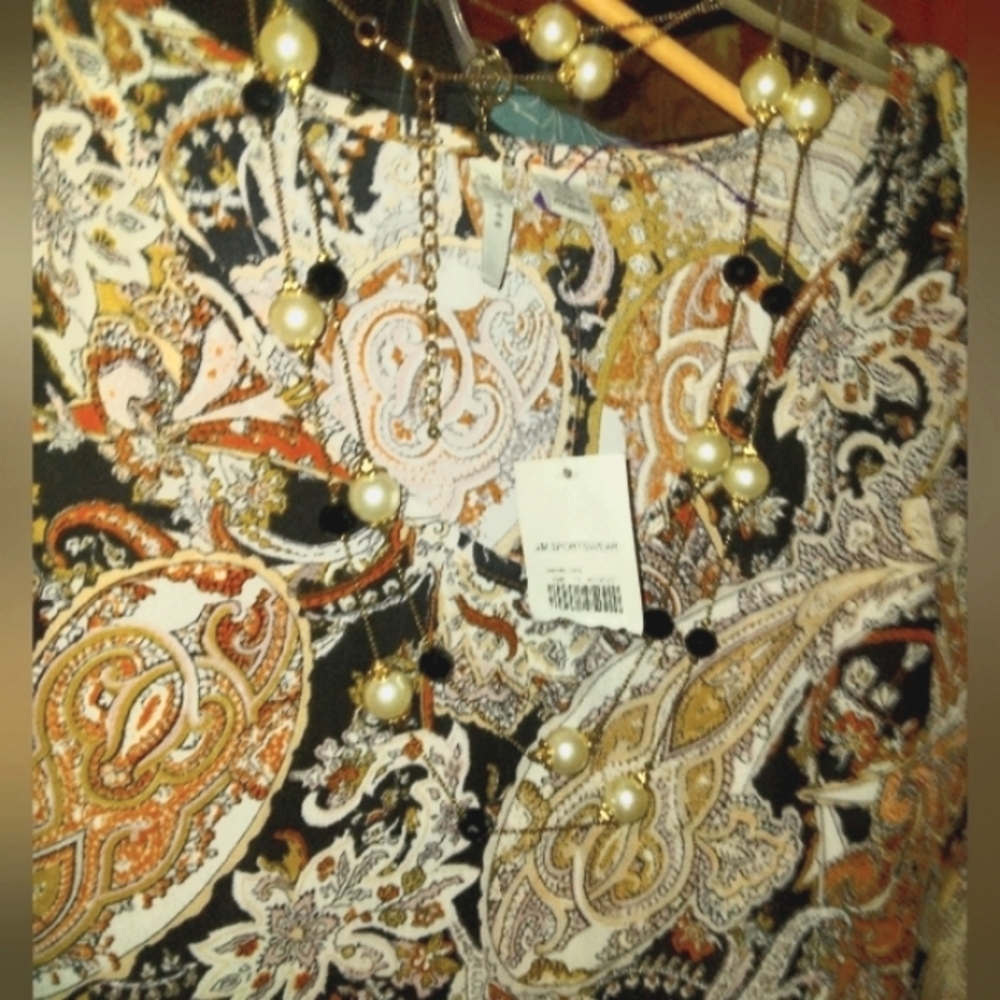 Size Medium "Est. 1946" Quarter Length Sleeve Blouse & ×2 Necklace Lot